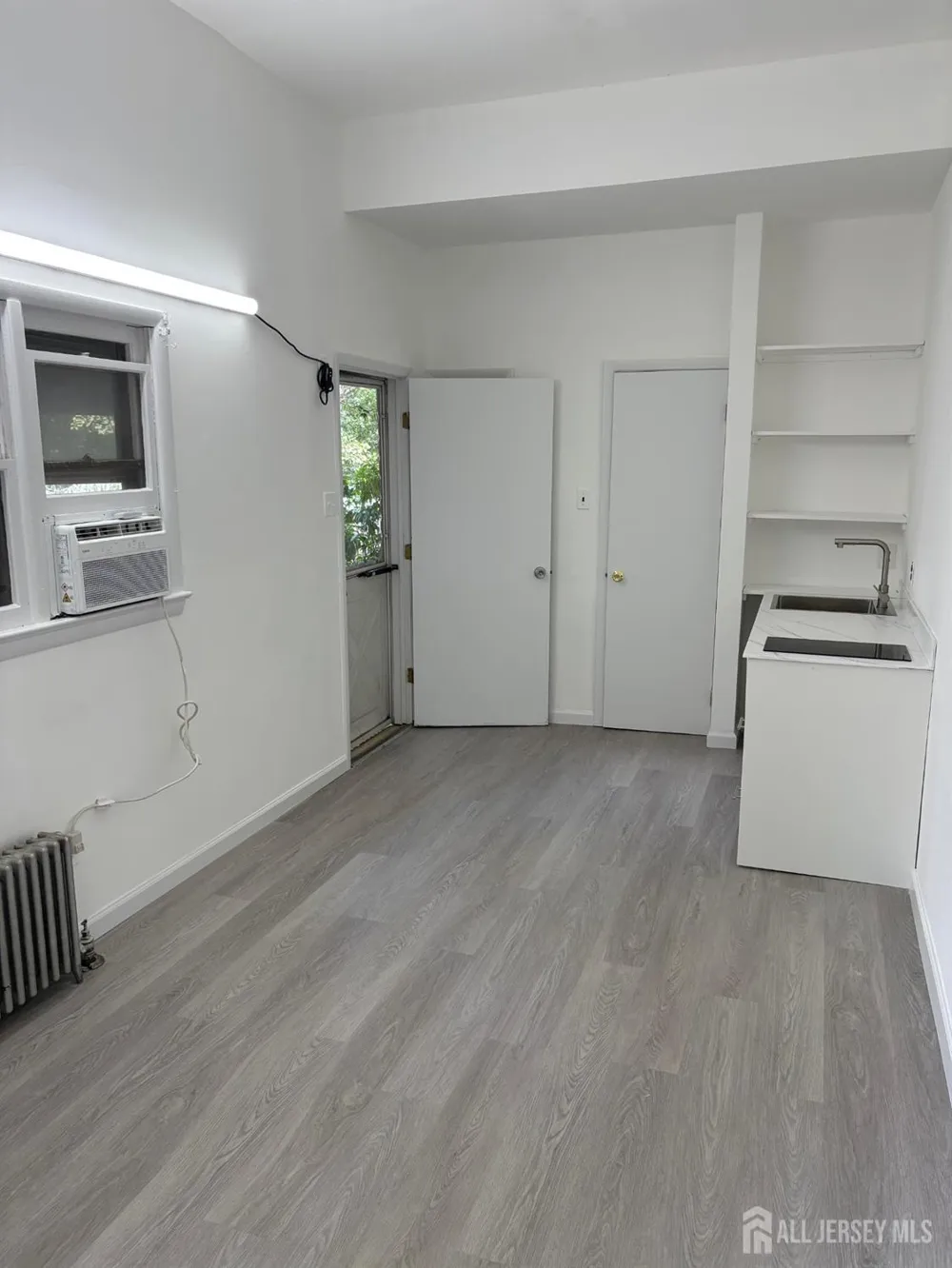 26 S 1st Avenue S Highland Park, NJ 08904