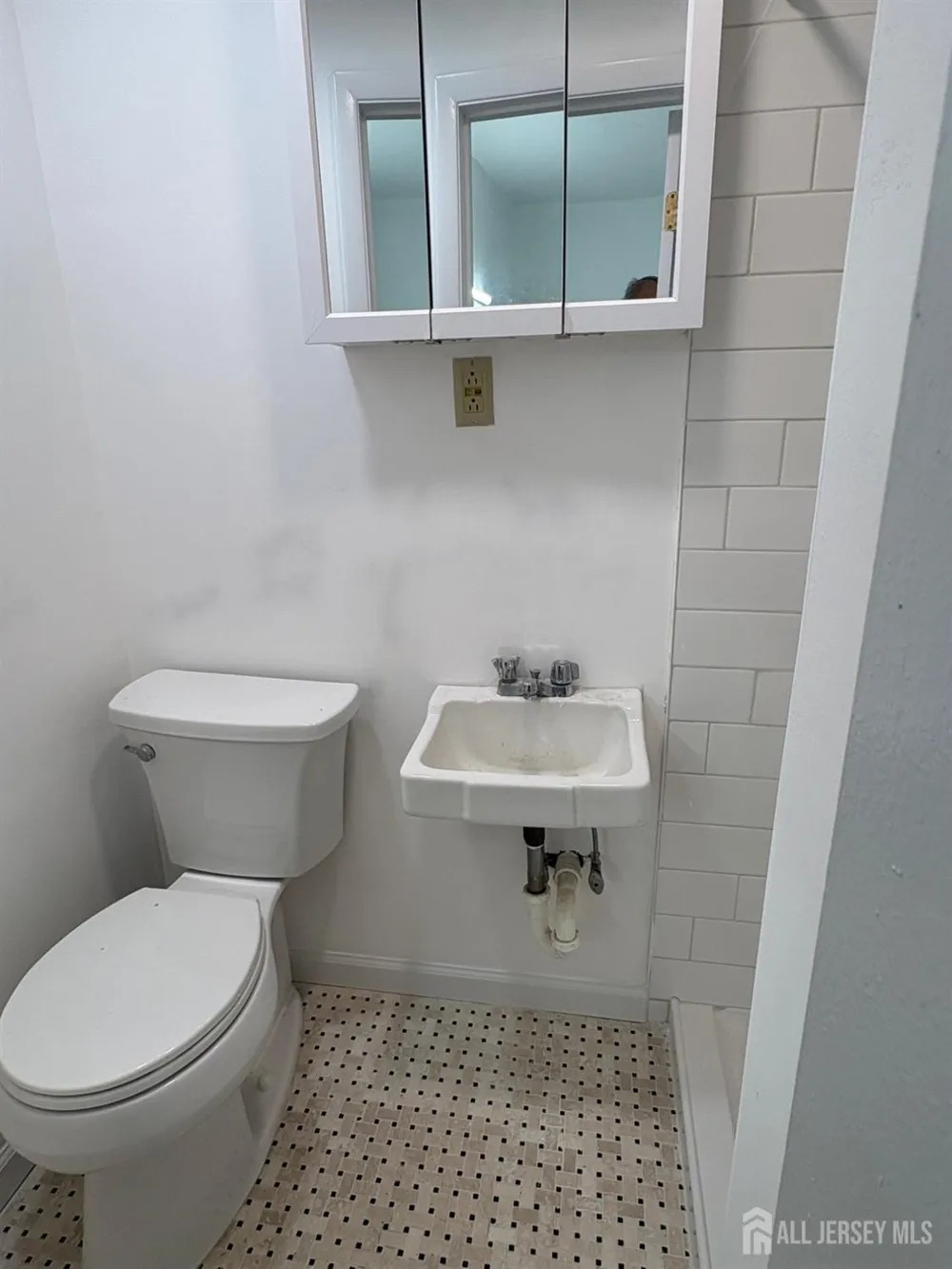 26 S 1st Avenue S Highland Park, NJ 08904