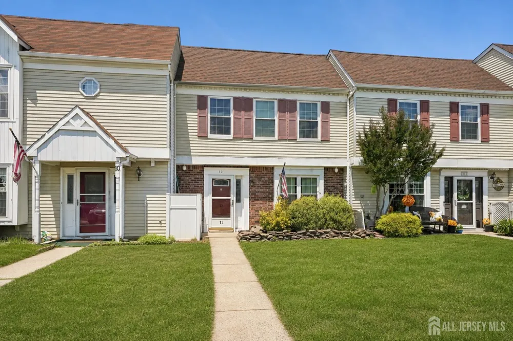 12 Anderson Court East Brunswick, NJ 08816