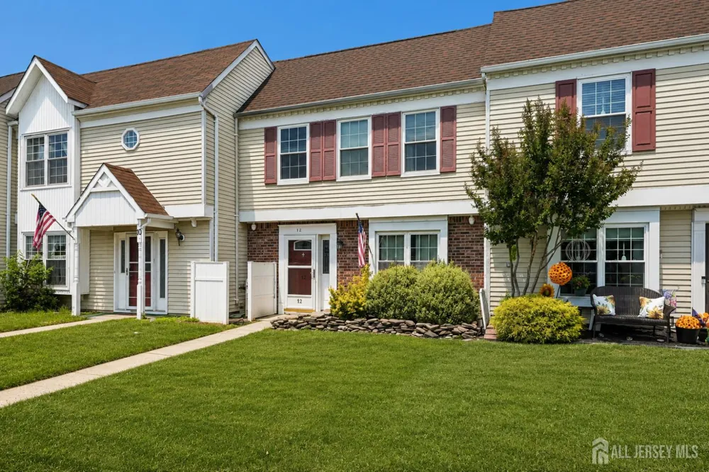 12 Anderson Court East Brunswick, NJ 08816