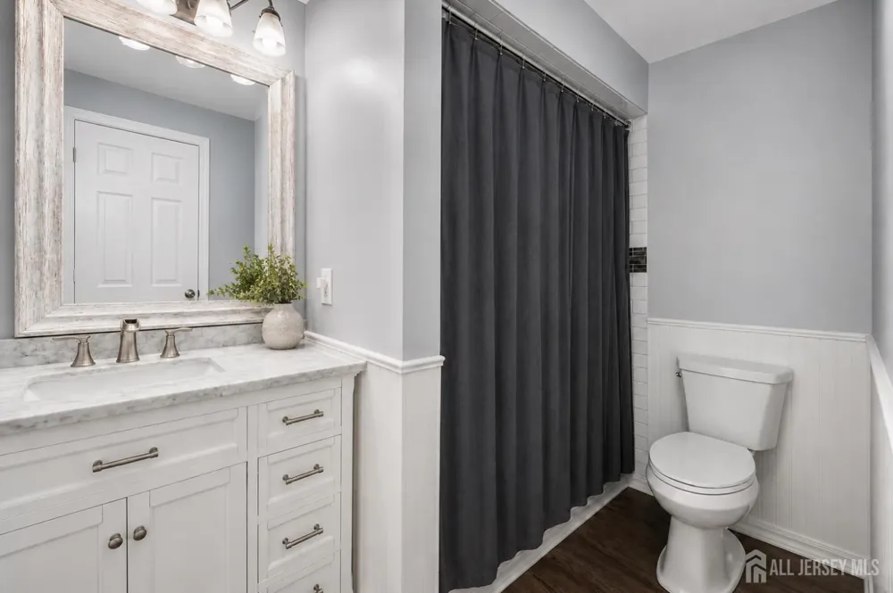 12 Anderson Court East Brunswick, NJ 08816