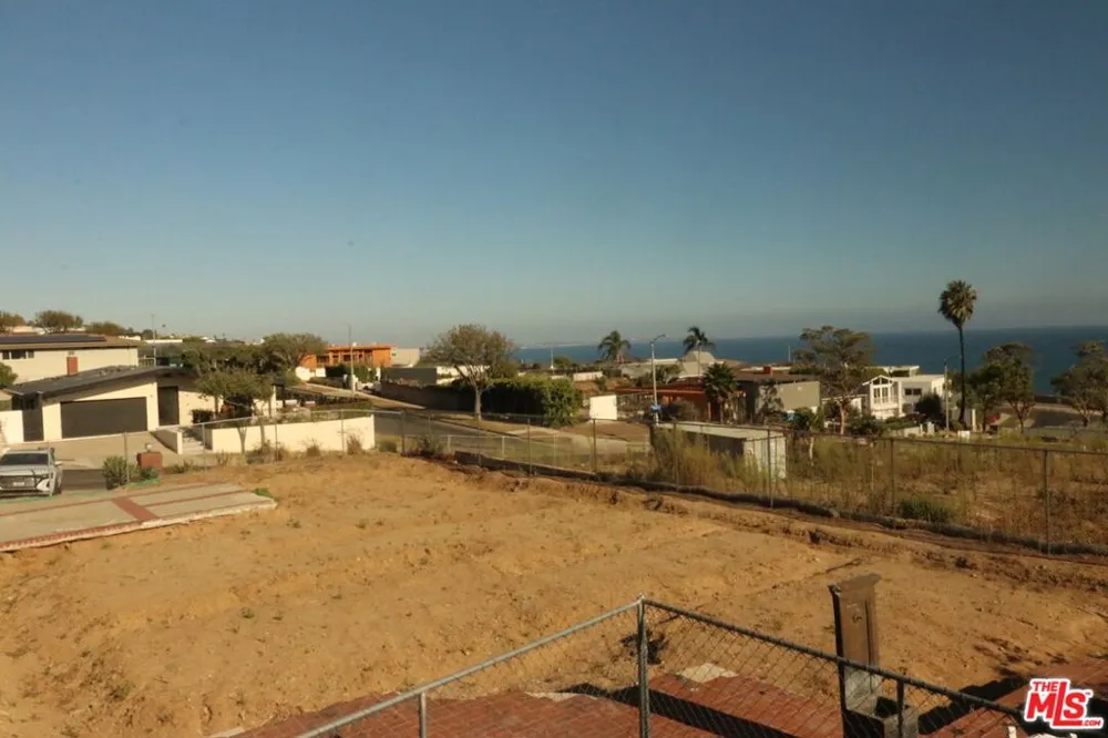 3747 Seahorn Drive Malibu, CA 90265