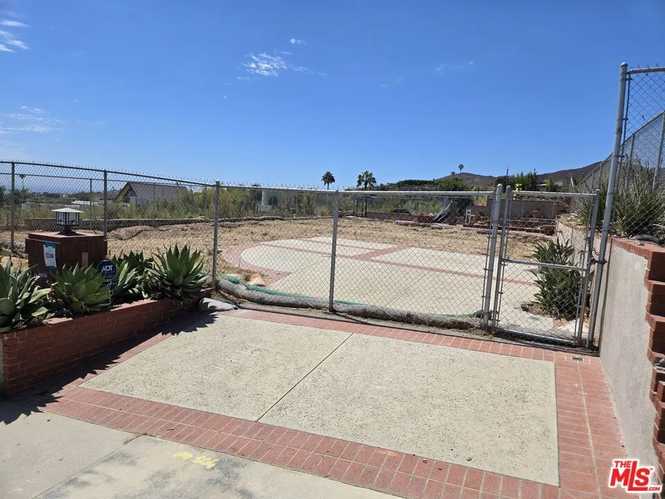 3747 Seahorn Drive Malibu, CA 90265