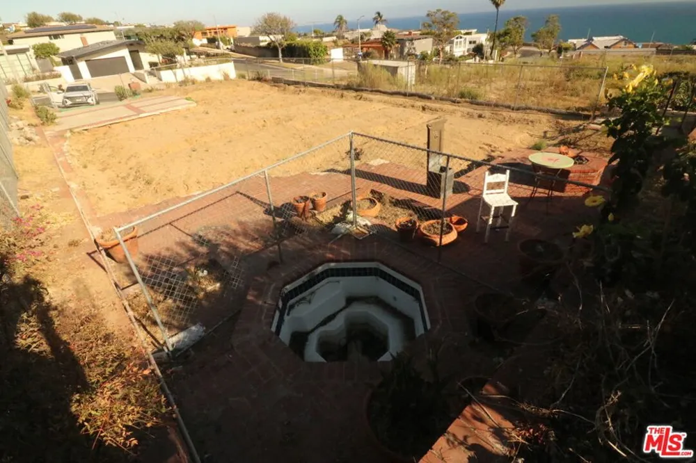 3747 Seahorn Drive Malibu, CA 90265