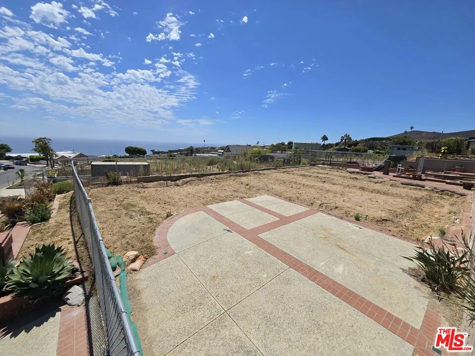 3747 Seahorn Drive Malibu, CA 90265