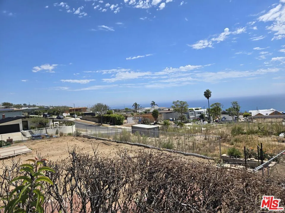 3747 Seahorn Drive Malibu, CA 90265