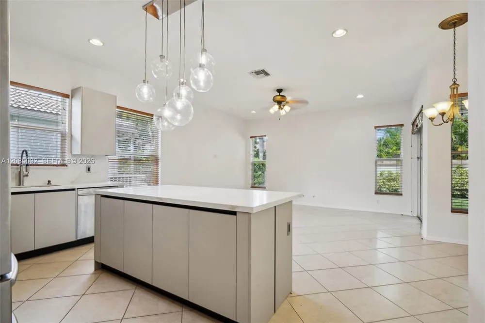 4460 Mariners Cove Dr Wellington, FL 33449