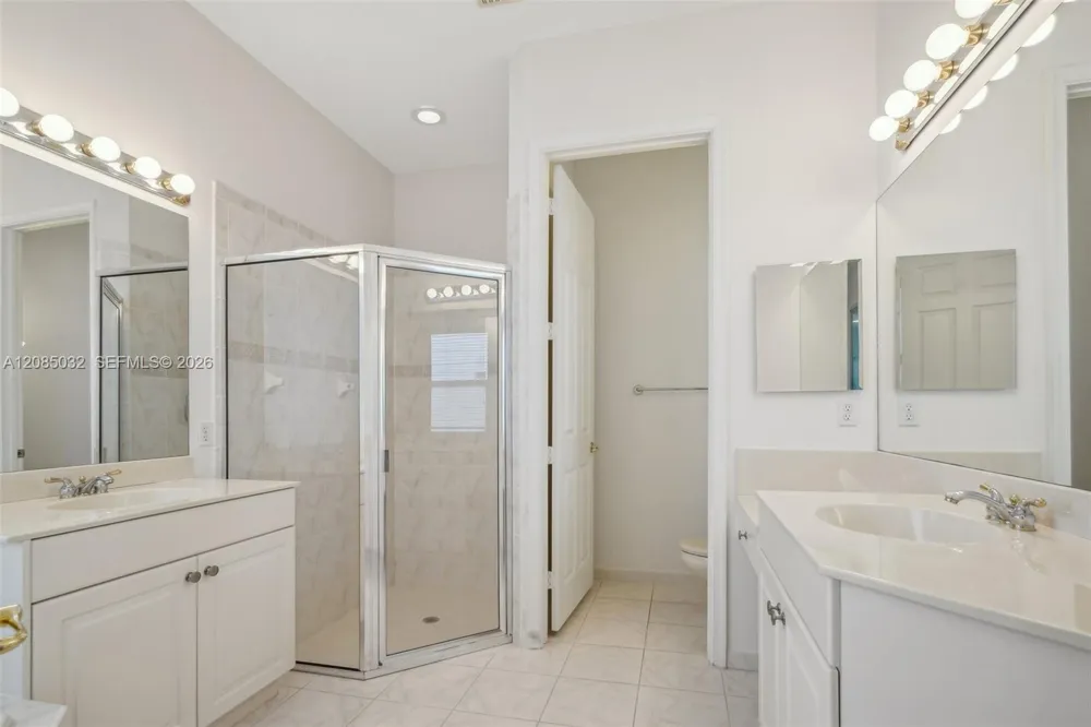 4460 Mariners Cove Dr Wellington, FL 33449
