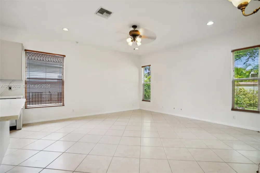 4460 Mariners Cove Dr Wellington, FL 33449