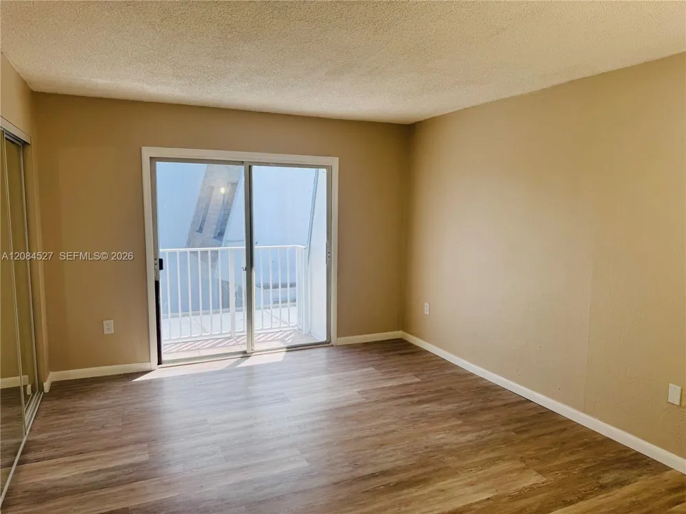 6090 SW 41st St #19 Davie, FL 33314