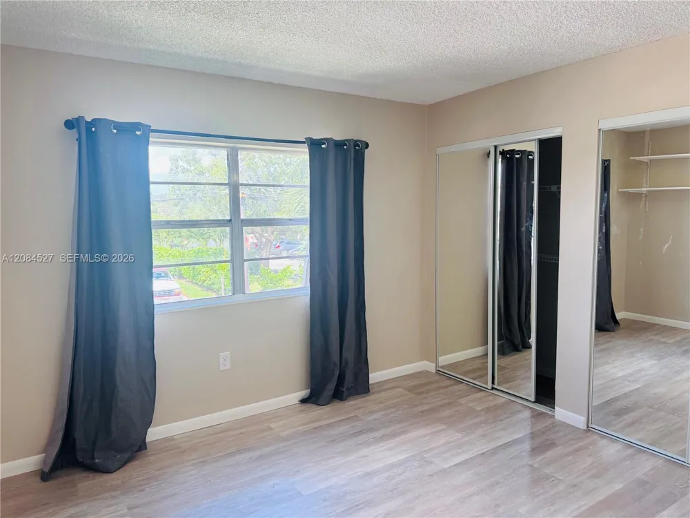 6090 SW 41st St #19 Davie, FL 33314