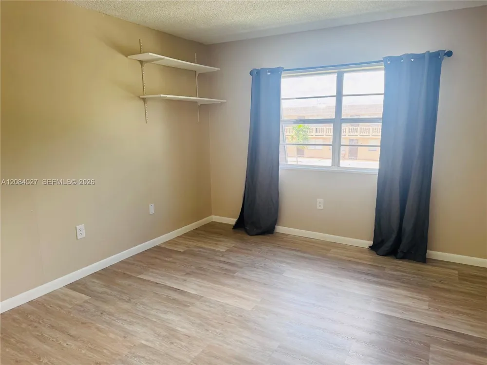 6090 SW 41st St #19 Davie, FL 33314