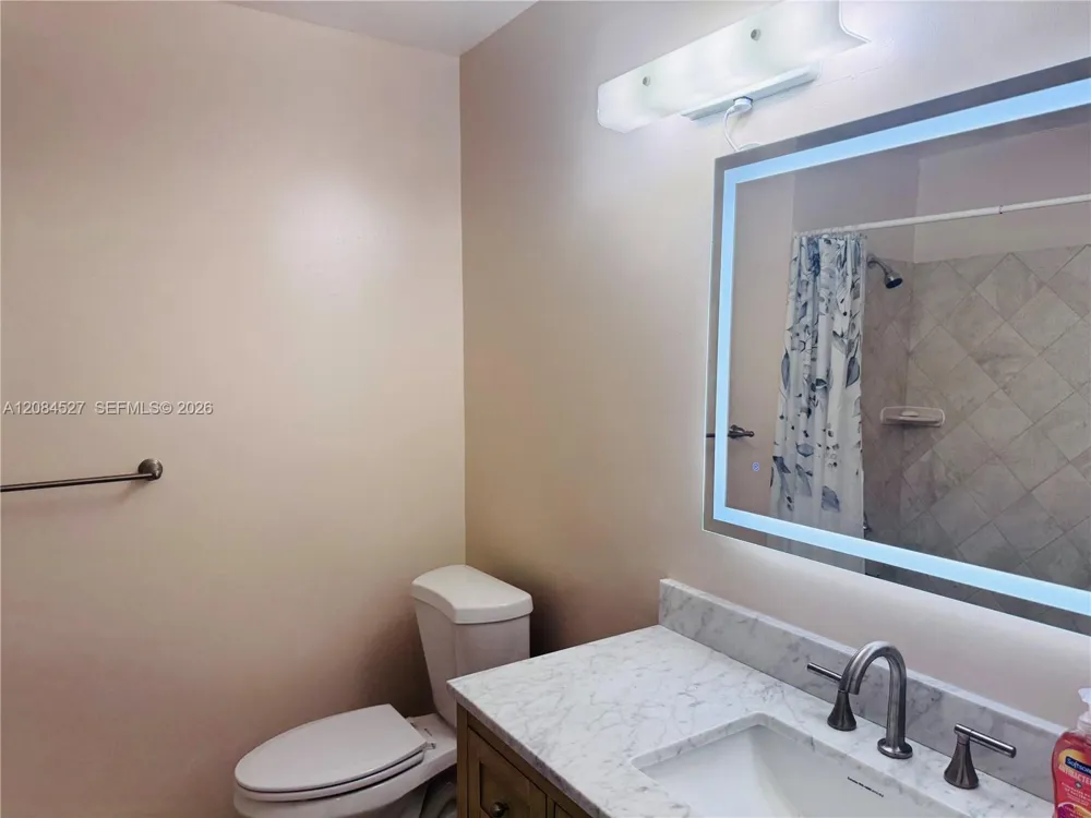 6090 SW 41st St #19 Davie, FL 33314