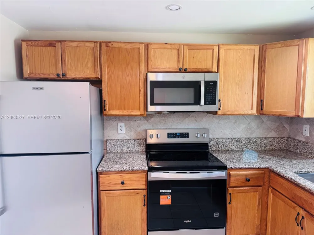 6090 SW 41st St #19 Davie, FL 33314