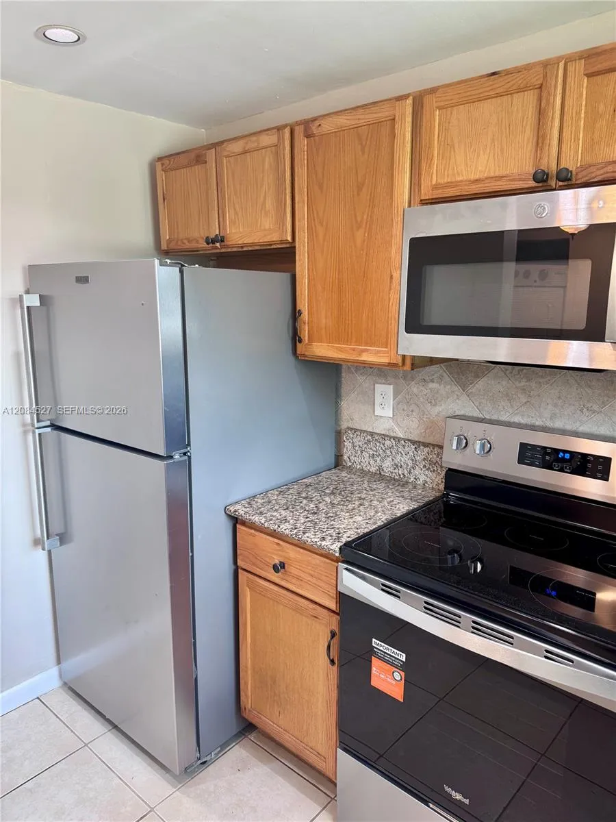 6090 SW 41st St #19 Davie, FL 33314