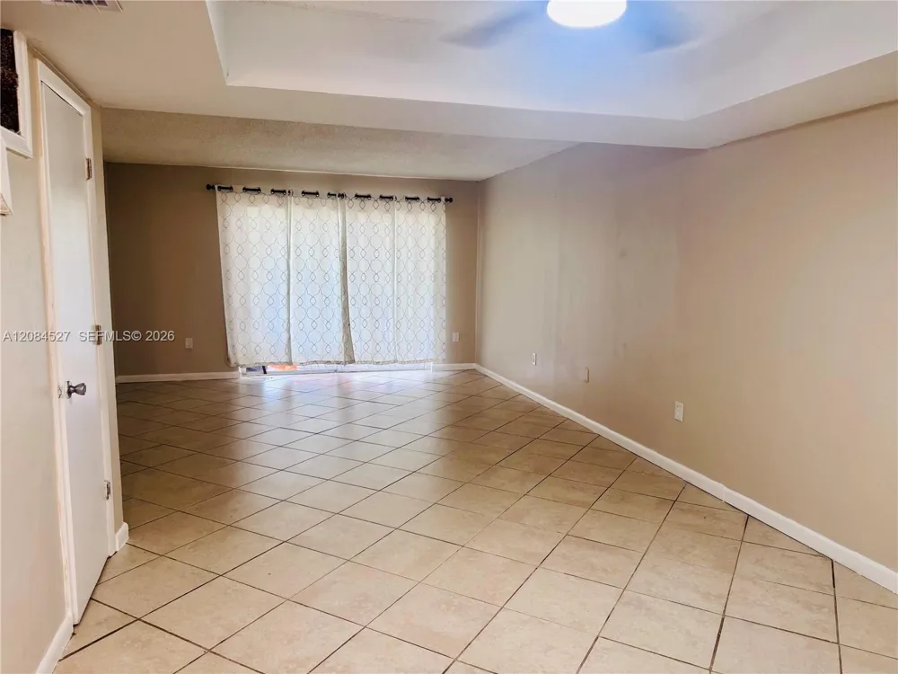 6090 SW 41st St #19 Davie, FL 33314