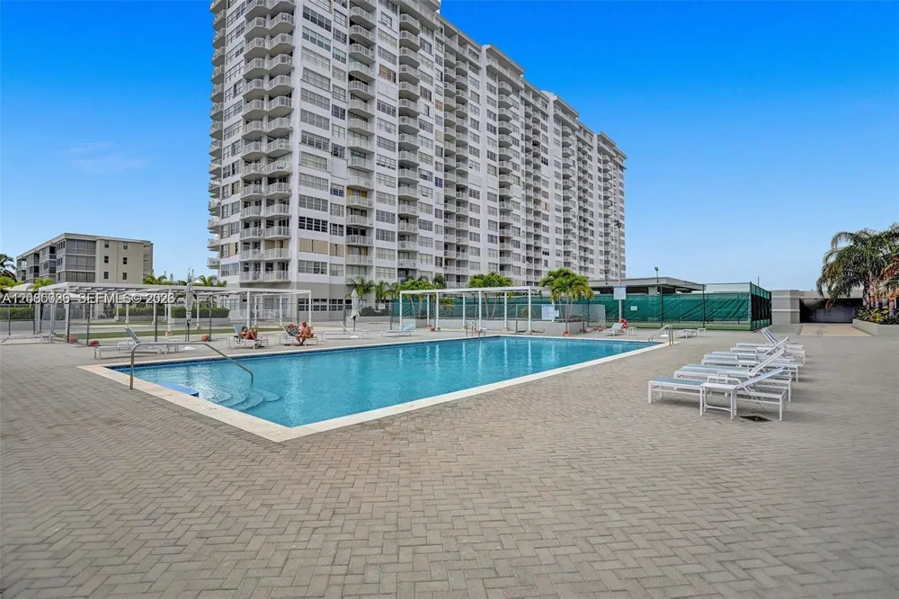 18041 Biscayne Blvd #803 Aventura, FL 33160