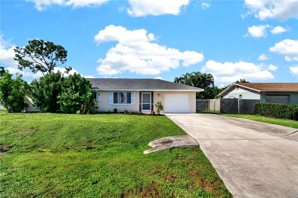 9197 Pomelo Road E Fort Myers, FL 33967