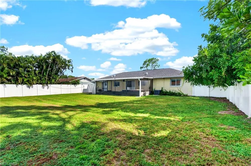 9197 Pomelo Road E Fort Myers, FL 33967