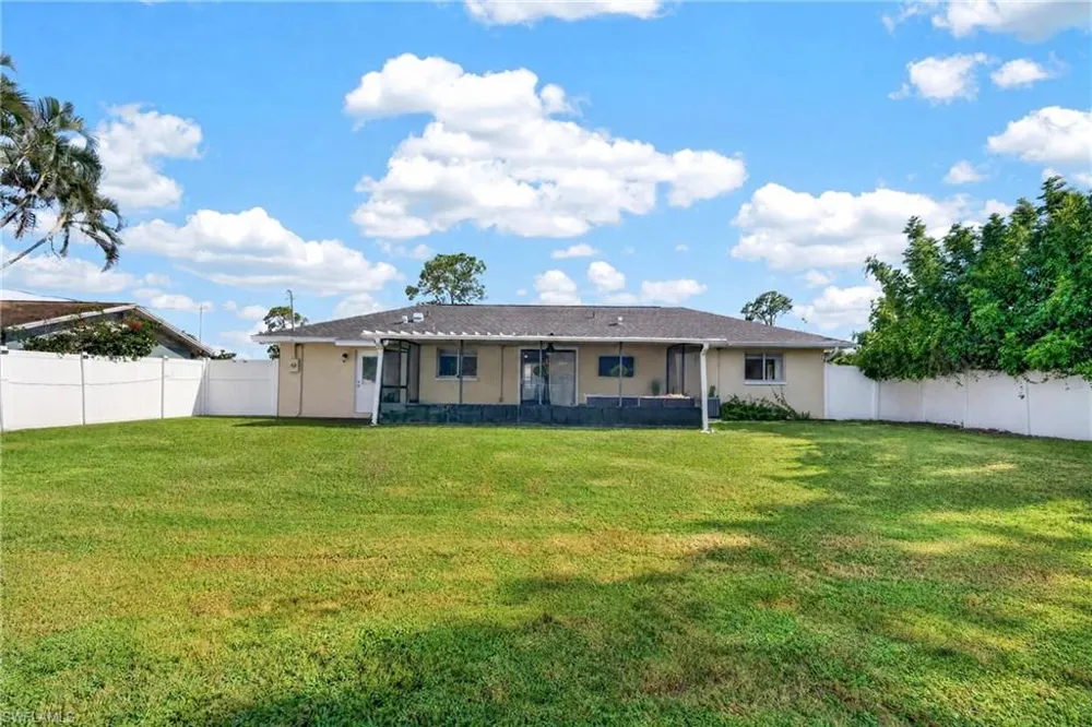9197 Pomelo Road E Fort Myers, FL 33967