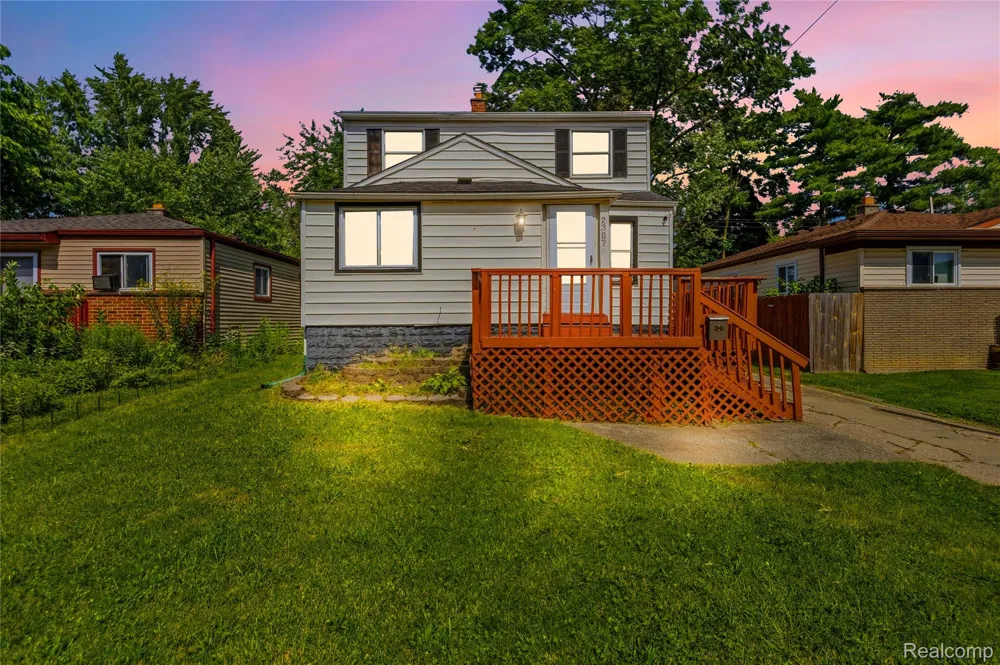 23074 Powell Avenue Hazel Park City, MI 48030