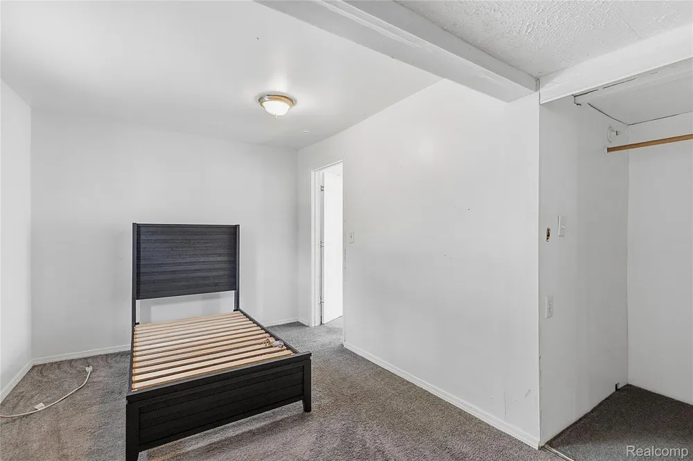 23074 Powell Avenue Hazel Park City, MI 48030