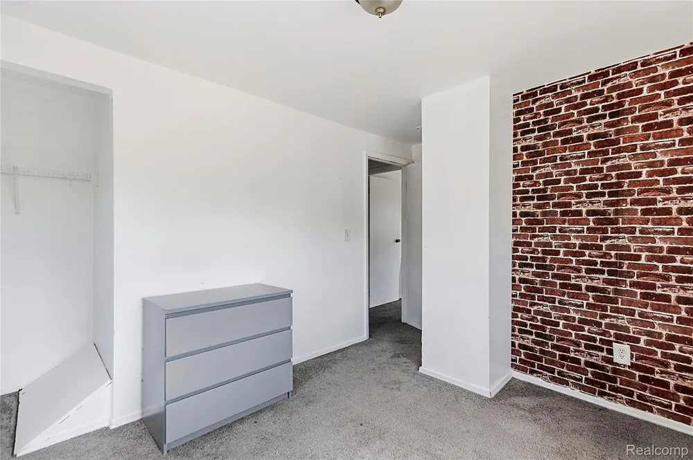 23074 Powell Avenue Hazel Park City, MI 48030