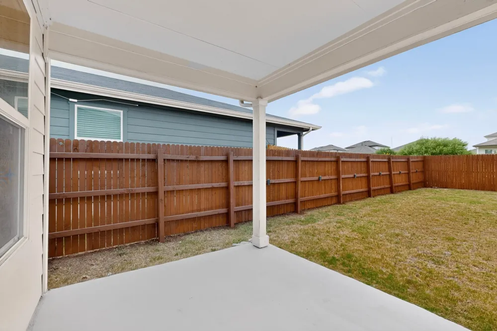 315 Gladiola Loop Kyle, TX 78640