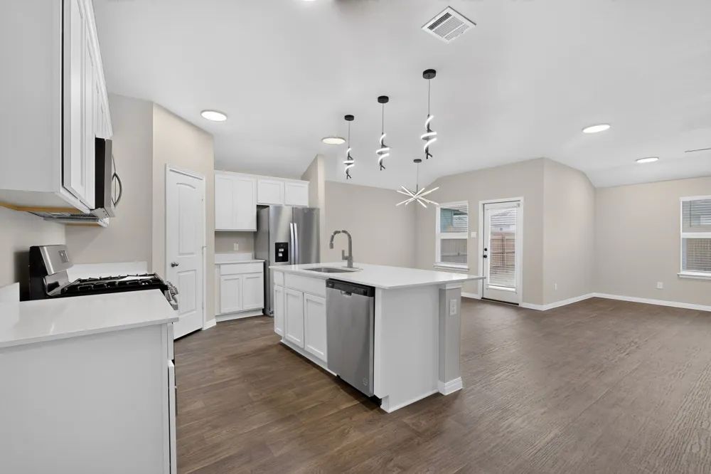 315 Gladiola Loop Kyle, TX 78640