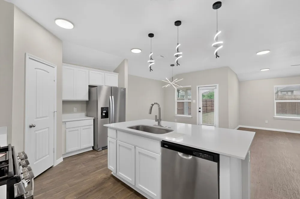 315 Gladiola Loop Kyle, TX 78640