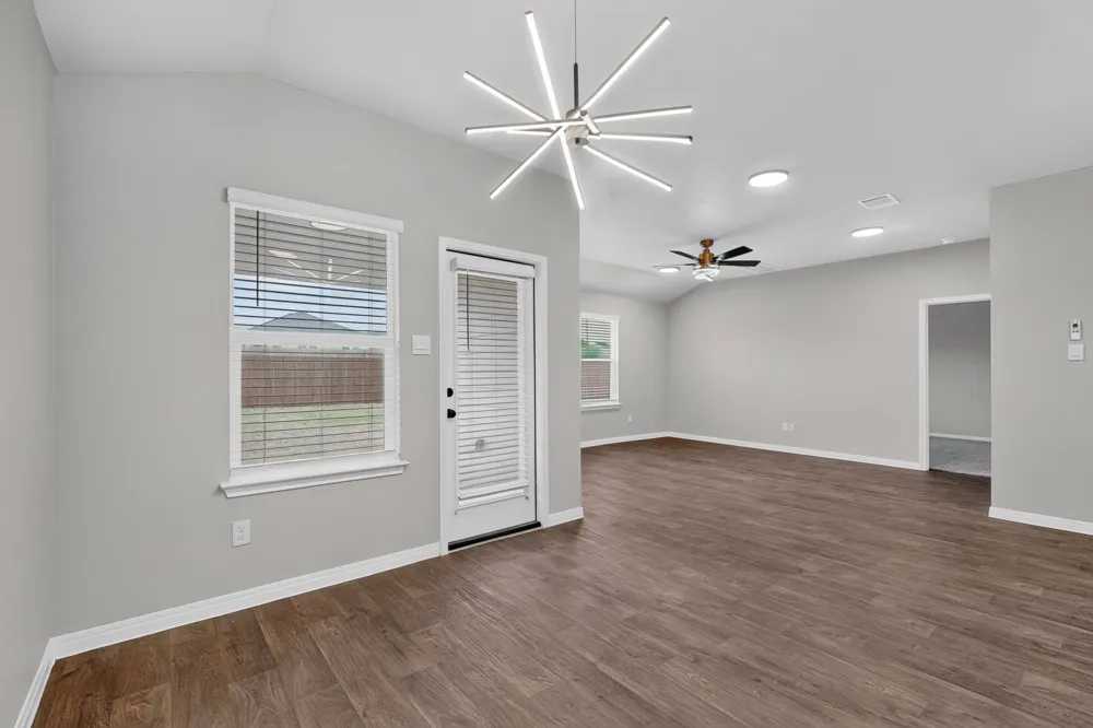 315 Gladiola Loop Kyle, TX 78640