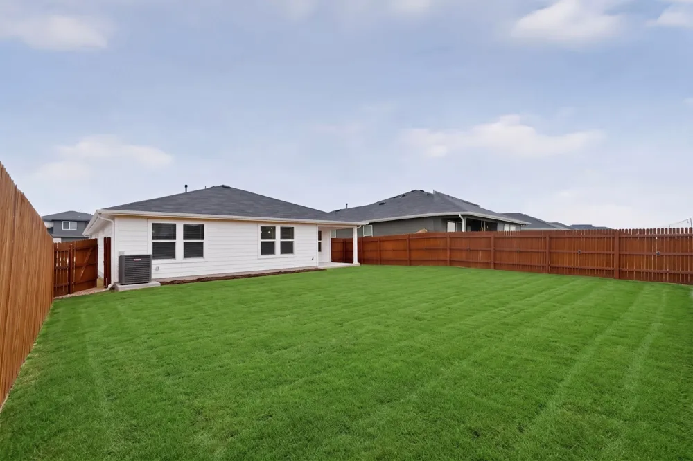 315 Gladiola Loop Kyle, TX 78640