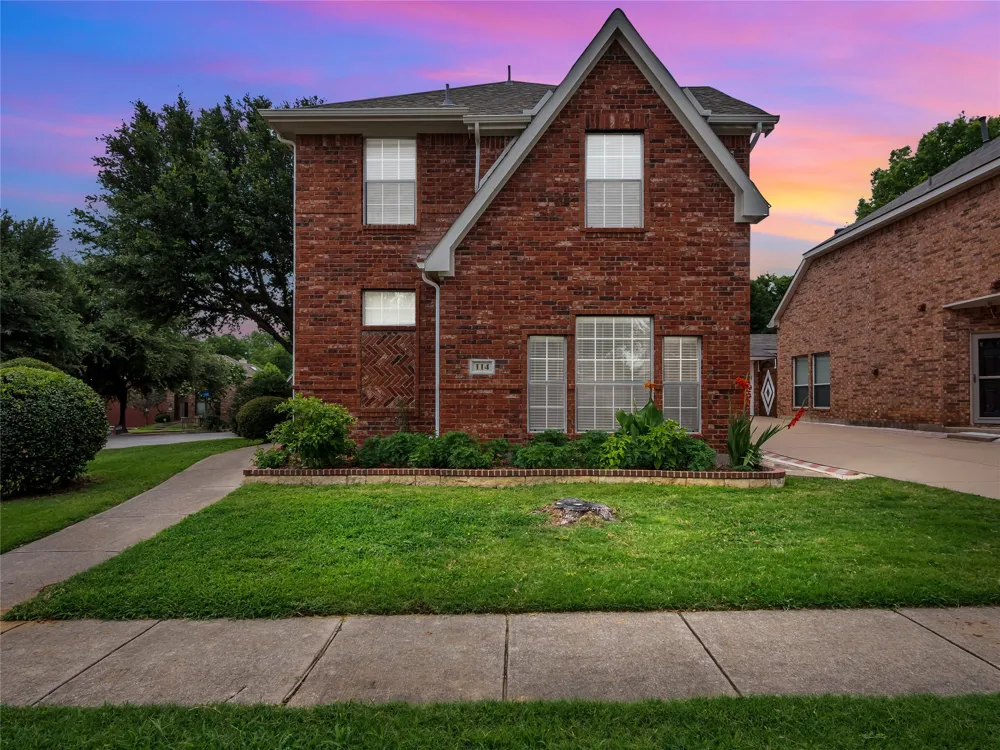 114 Constitution Drive Euless, TX 76040