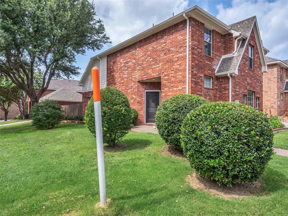 114 Constitution Drive Euless, TX 76040