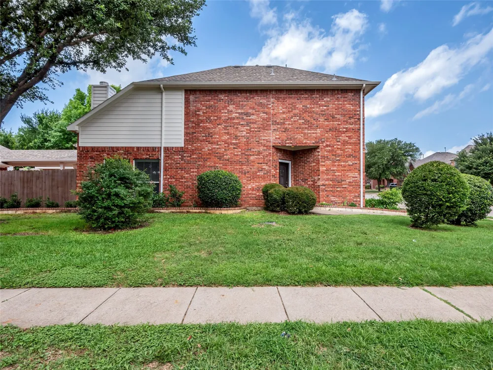114 Constitution Drive Euless, TX 76040