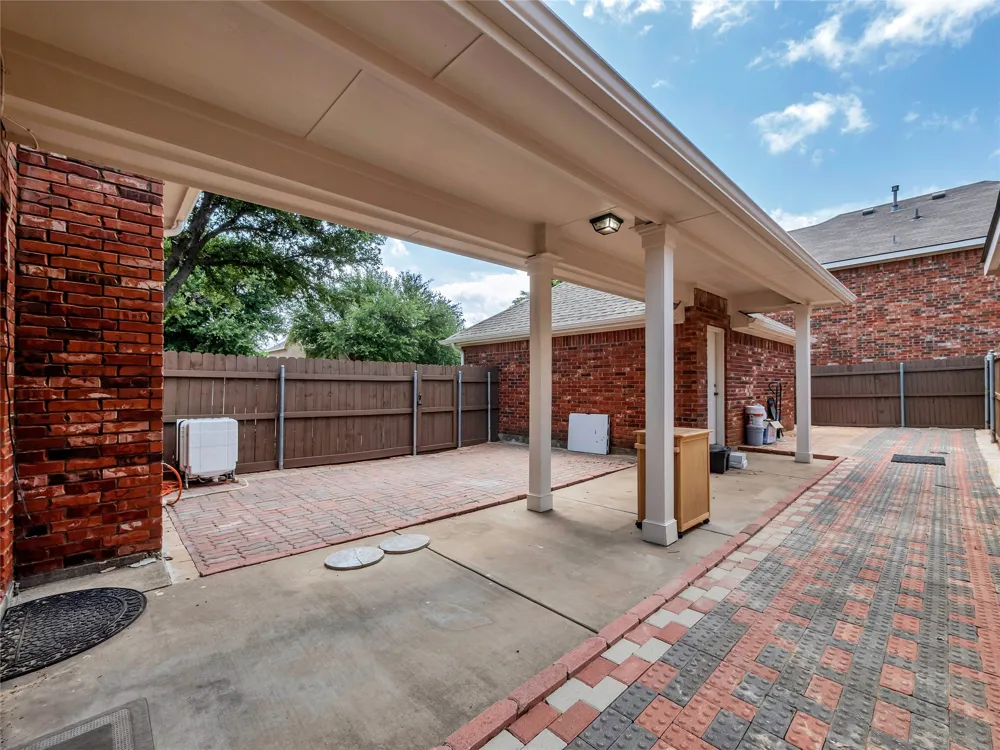 114 Constitution Drive Euless, TX 76040