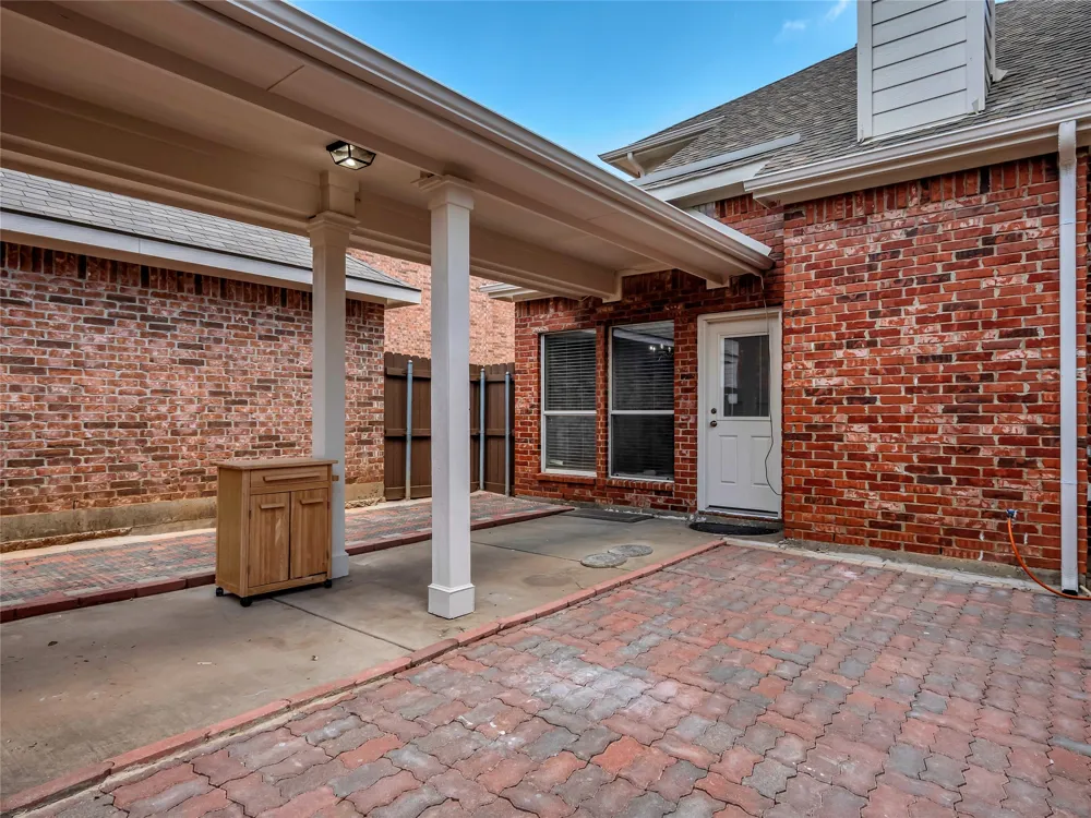 114 Constitution Drive Euless, TX 76040