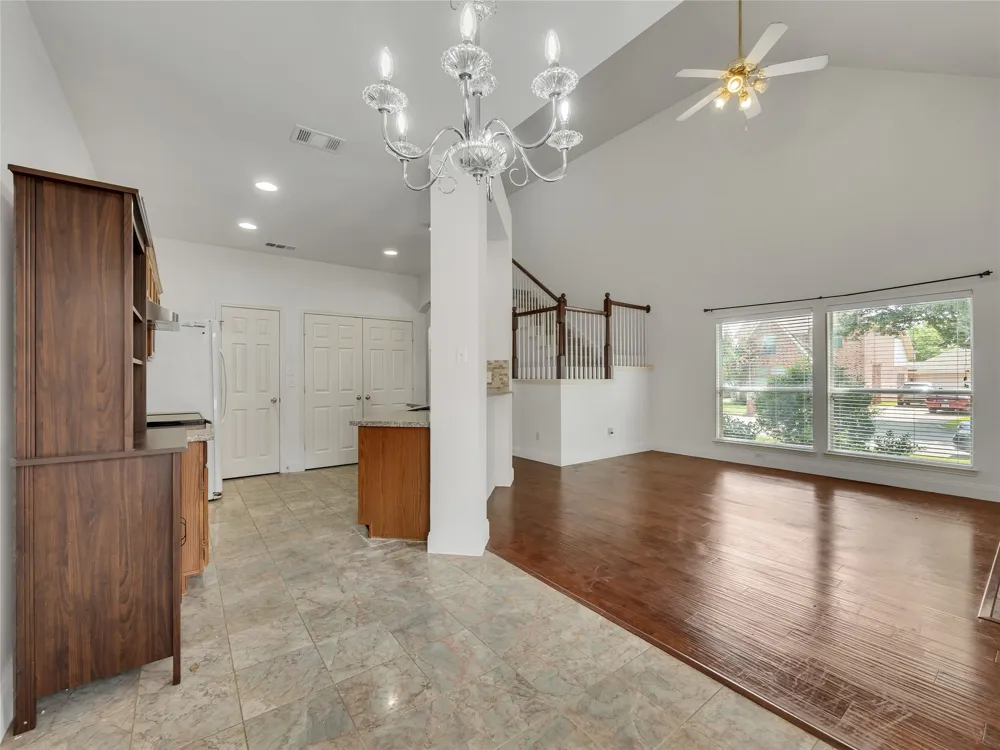 114 Constitution Drive Euless, TX 76040