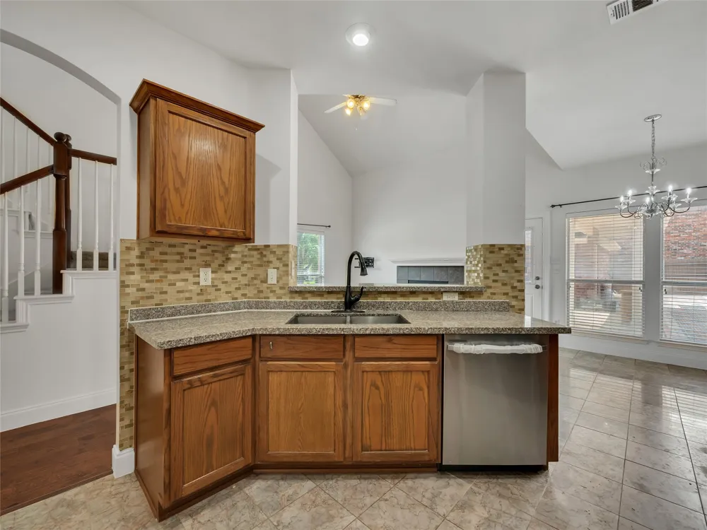 114 Constitution Drive Euless, TX 76040