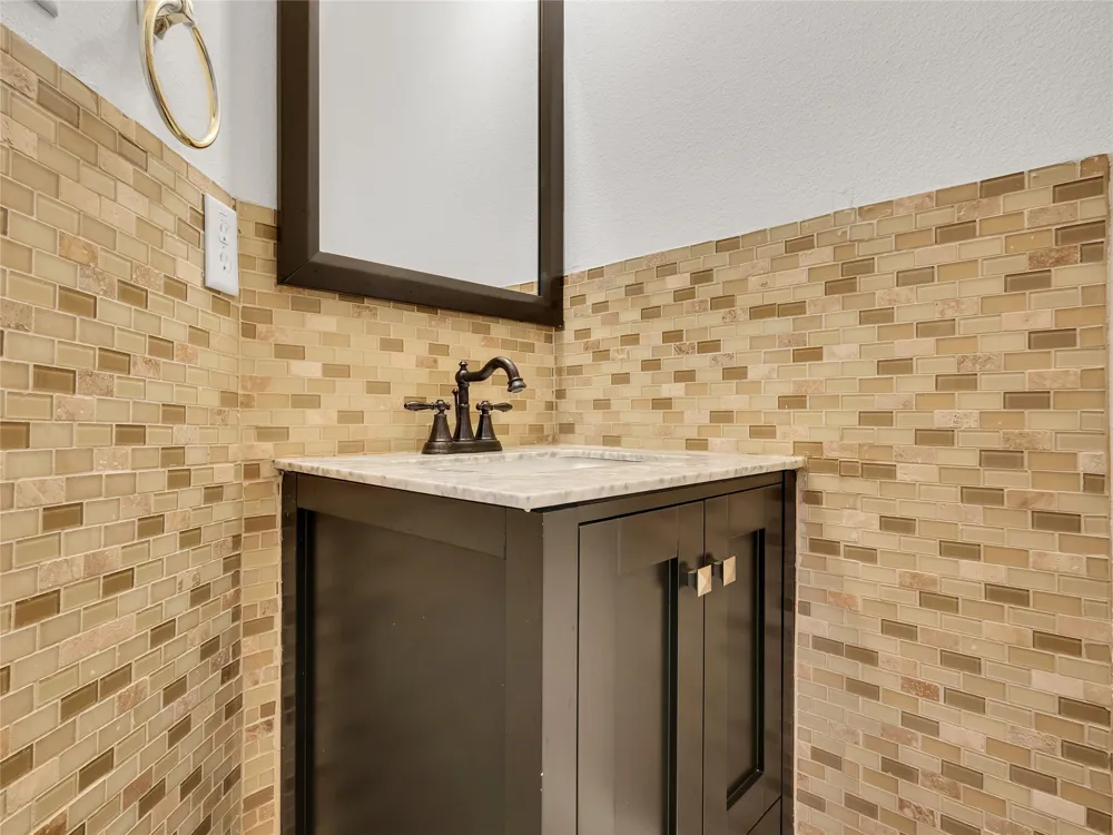 114 Constitution Drive Euless, TX 76040