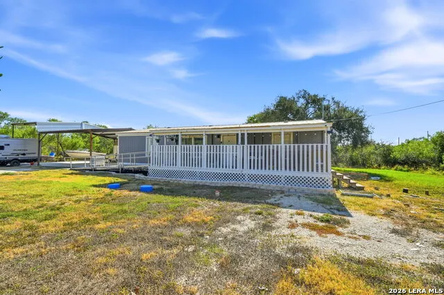104 County Road 4637 Hondo, TX 78861