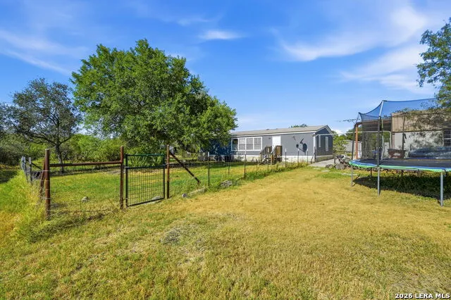 104 County Road 4637 Hondo, TX 78861