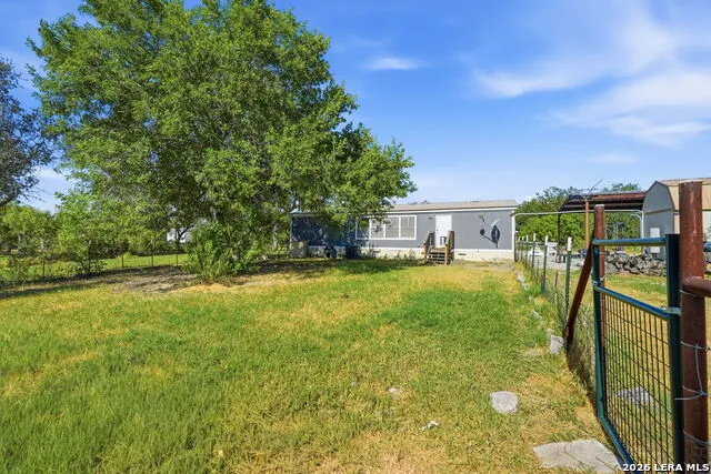 104 County Road 4637 Hondo, TX 78861