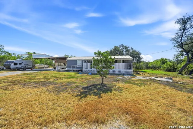 104 County Road 4637 Hondo, TX 78861