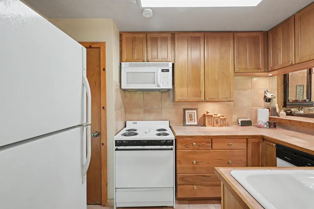 99 Lake View Drive Huntsville, TX 77320