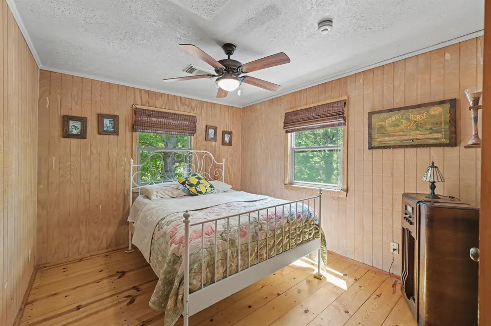99 Lake View Drive Huntsville, TX 77320