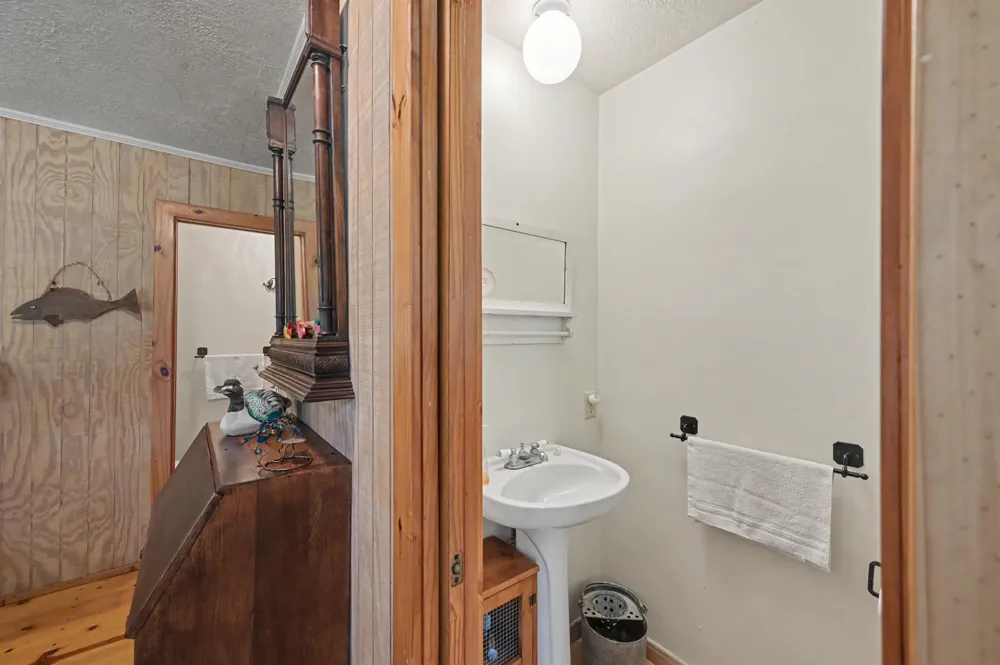 99 Lake View Drive Huntsville, TX 77320