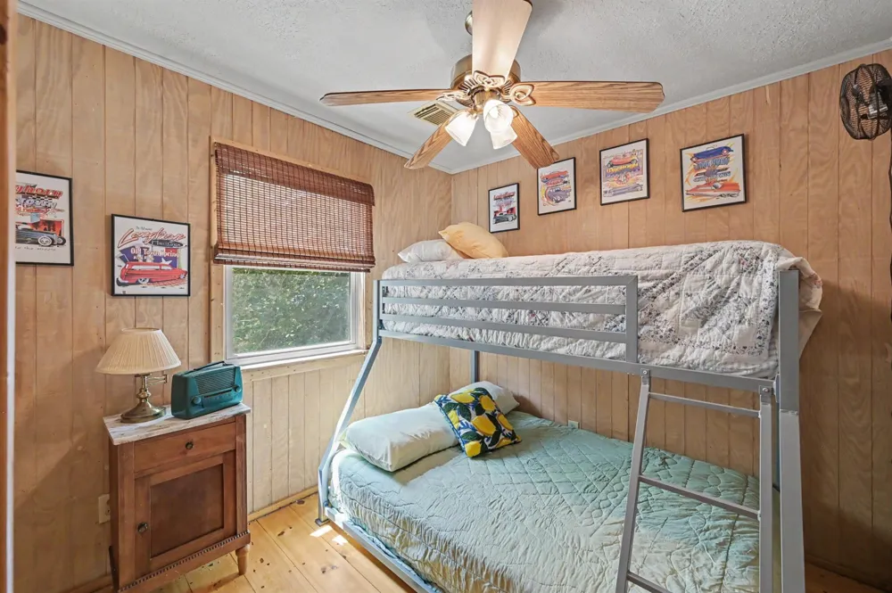 99 Lake View Drive Huntsville, TX 77320
