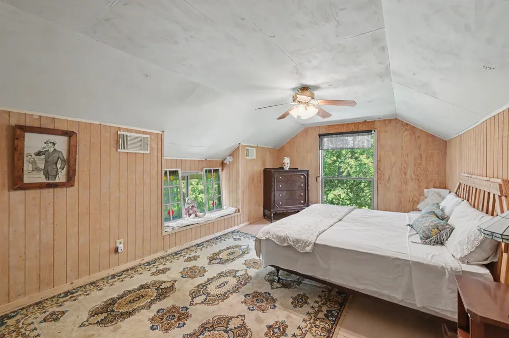 99 Lake View Drive Huntsville, TX 77320