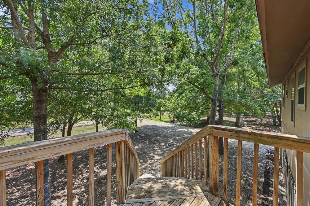 99 Lake View Drive Huntsville, TX 77320